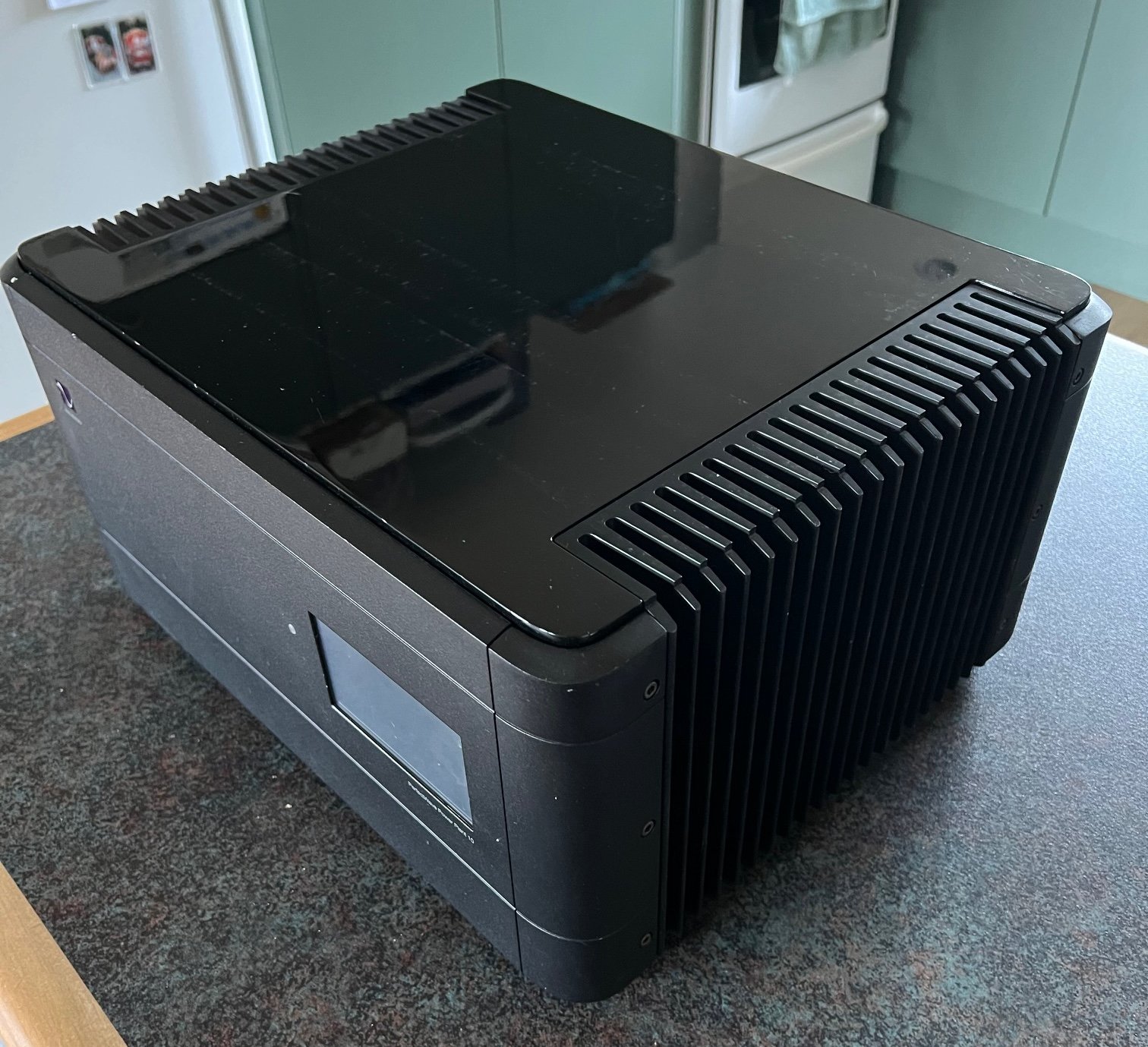 PS Audio PerfectWave P10 Power Plant AC Regenerator - 9x NZ